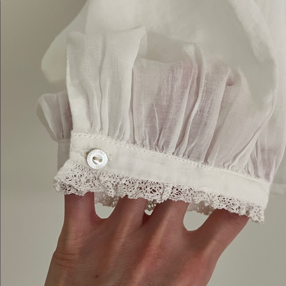 Doen Sheer White Blouse with Ruffled Collar - Picture 7 of 9